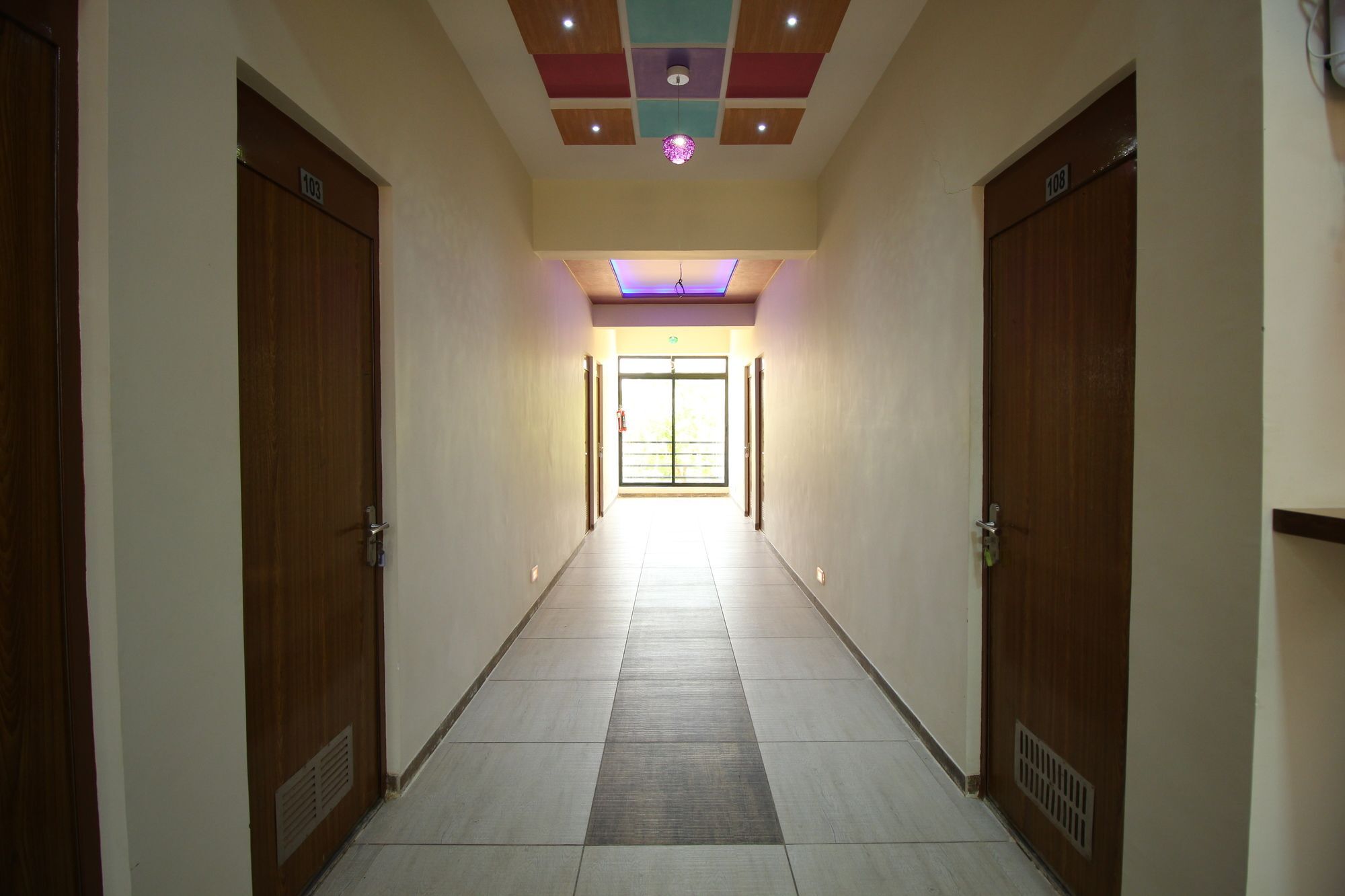 Palette- Siddharth Inn Gandhinagar Zewnętrze zdjęcie